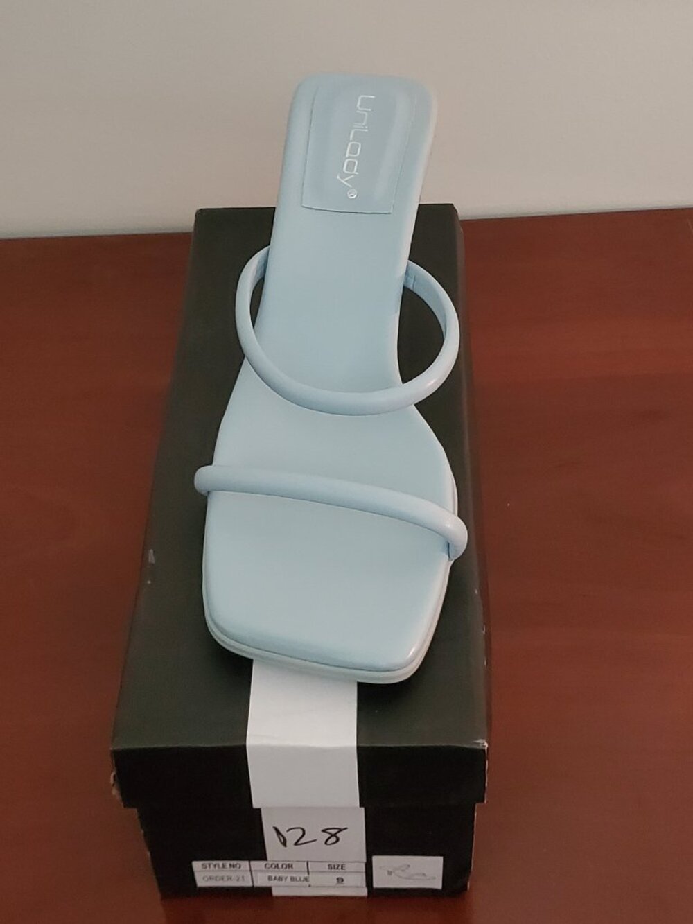 NIB Size 9 Unilady Kitten Heel Baby Blue Shoes